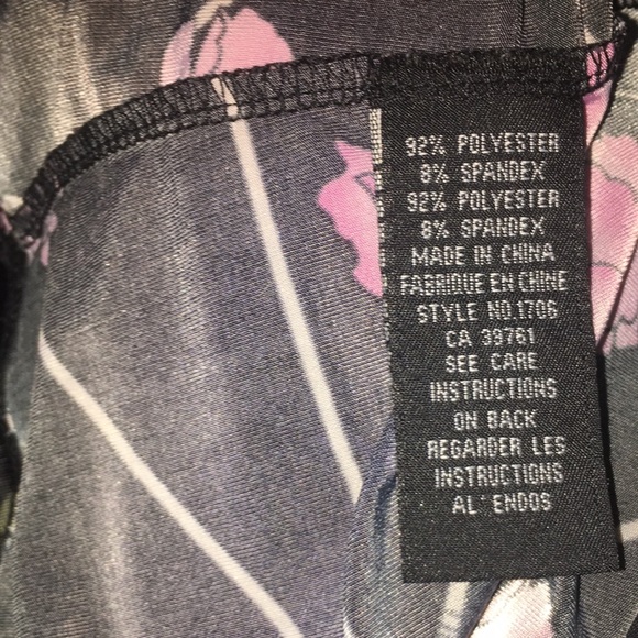 FMX COMFORT STRETCH FLORAL V NECK TOP - Picture 10 of 10